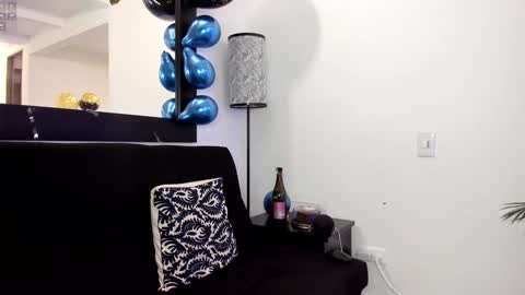 Snapshot of tony_muscle1 chatting on 12.28.24 tony muscle1 online show from 12.28.24