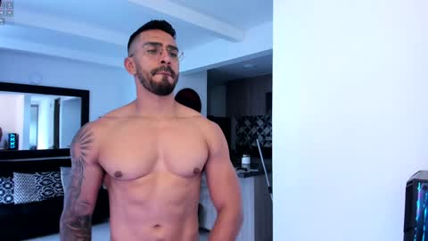 Snapshot of tony_muscle1 chatting on 01.23.25 tony muscle1 online show from 01.23.25