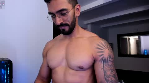 Snapshot of tony_muscle1 chatting on 02.17.25 tony muscle1 online show from 02.17.25