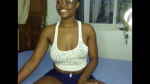 Snapshot of tonya_tash7 chatting on 09.24.25 tonya tash7 online show from 09.24.25