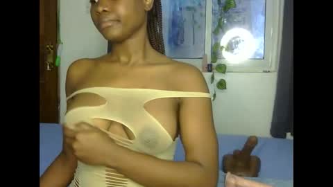 Snapshot of tonya_tash7 chatting on 09.26.25 tonya tash7 online show from 09.26.25