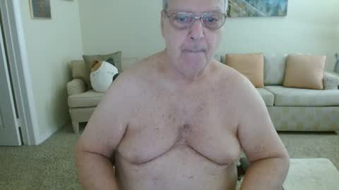 Snapshot of tonysview12000 chatting on 09.29.25 tonysview12000 online show from 09.29.25