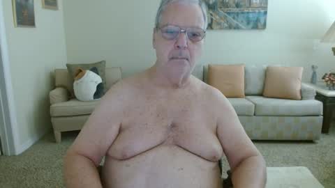 Snapshot of tonysview12000 chatting on 10.04.25 tonysview12000 online show from 10.04.25