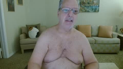 Snapshot of tonysview12000 chatting on 10.19.25 tonysview12000 online show from 10.19.25