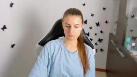 Snapshot of tooboringgirl chatting on 09.30.25 Alisson online show from 09.30.25