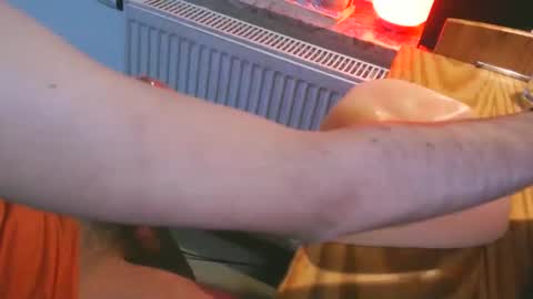 Snapshot of toohugeandstonedxoxo chatting on 09.12.25 toohugeandstonedxoxo online show from 09.12.25