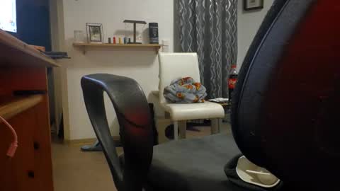 toohugeandstonedxoxo online show from 11.29.25