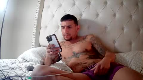 Snapshot of toomuchsmoke chatting on 11.06.25 toomuchsmoke online show from 11.06.25