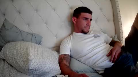 Snapshot of toomuchsmoke chatting on 11.17.25 toomuchsmoke online show from 11.17.25