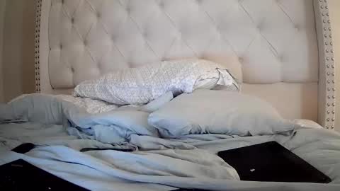 Snapshot of toomuchsmoke chatting on 11.24.25 toomuchsmoke online show from 11.24.25