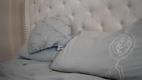 Snapshot of toomuchsmoke chatting on 11.25.25 toomuchsmoke online show from 11.25.25