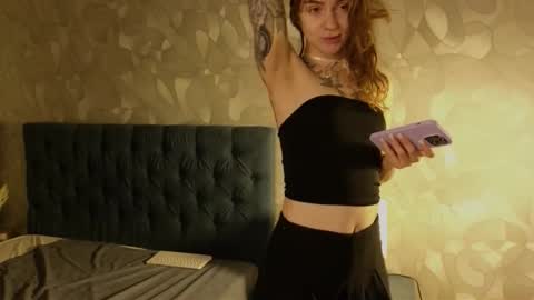 Snapshot of top_magical_girls chatting on 10.13.25 Alice and Sandra online show from 10.13.25