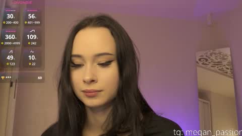 Im MeganLovense on Ill be online  1700 UTC online show from 02.09.25