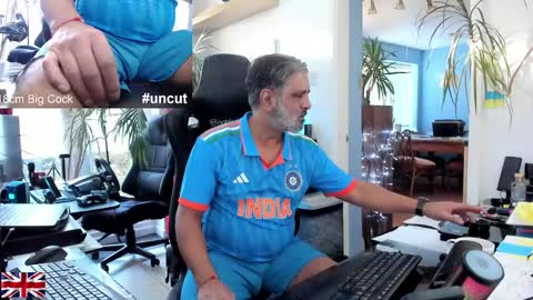 Snapshot of topalphaboss chatting on 09.28.25 topalphaboss online show from 09.28.25