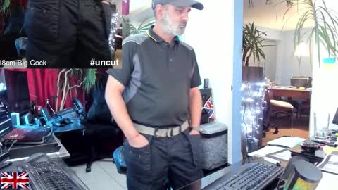 Snapshot of topalphaboss chatting on 10.02.25 topalphaboss online show from 10.02.25