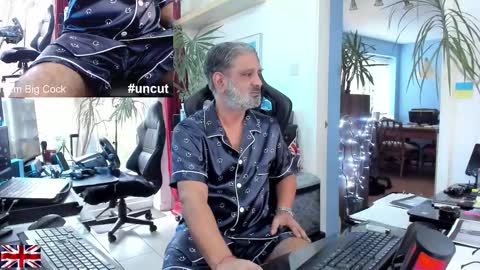 Snapshot of topalphaboss chatting on 10.03.25 topalphaboss online show from 10.03.25