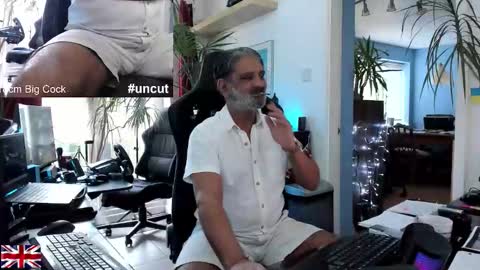 Snapshot of topalphaboss chatting on 10.04.25 topalphaboss online show from 10.04.25