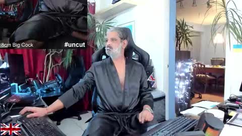 Snapshot of topalphaboss chatting on 10.06.25 topalphaboss online show from 10.06.25