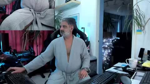 Snapshot of topalphaboss chatting on 10.23.25 topalphaboss online show from 10.23.25