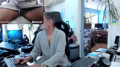 Snapshot of topalphaboss chatting on 11.02.25 topalphaboss online show from 11.02.25