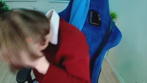 Snapshot of topcranberry chatting on 09.30.25 topcranberry online show from 09.30.25