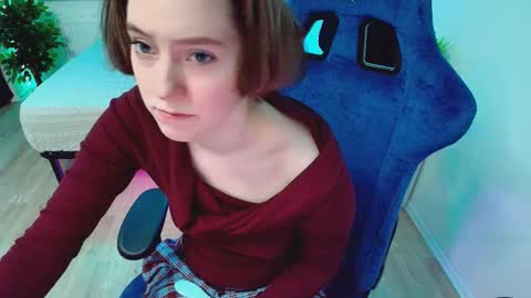 Snapshot of topcranberry chatting on 10.04.25 topcranberry online show from 10.04.25