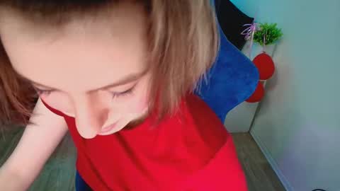 Snapshot of topcranberry chatting on 10.20.25 topcranberry online show from 10.20.25