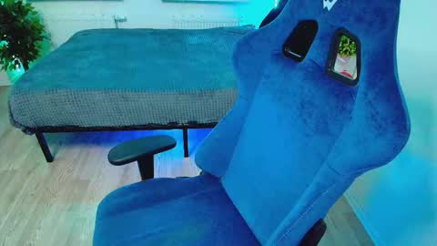 Snapshot of topcranberry chatting on 10.26.25 topcranberry online show from 10.26.25