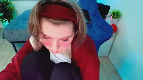 Snapshot of topcranberry chatting on 10.28.25 topcranberry online show from 10.28.25