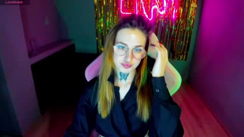 Snapshot of tora_20 chatting on 12.10.24 tora online show from 12.10.24