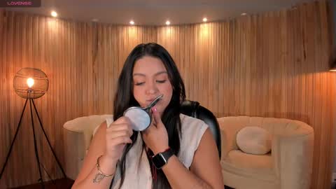 Tori Cross online show from 02.12.25