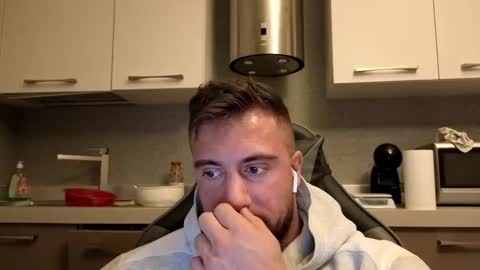 Snapshot of toro_arrapato chatting on 10.20.25 toro_arrapato online show from 10.20.25