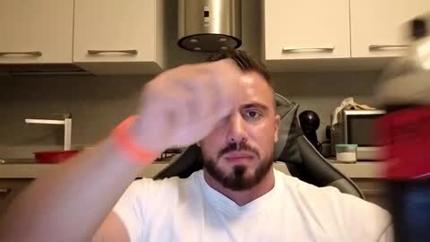 Snapshot of toro_arrapato chatting on 10.21.25 toro_arrapato online show from 10.21.25