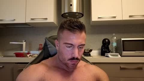 Snapshot of toro_arrapato chatting on 10.29.25 toro_arrapato online show from 10.29.25