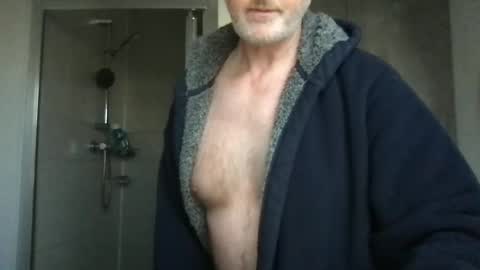 Snapshot of total2020 chatting on 03.03.25 Archibald Leach online show from 03.03.25