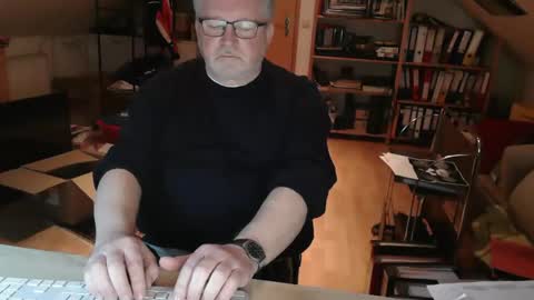 Snapshot of toto758 chatting on 02.18.26 toto758 online show from 02.18.26