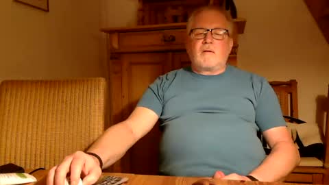 Snapshot of toto758 chatting on 06.18.26 toto758 online show from 06.18.26
