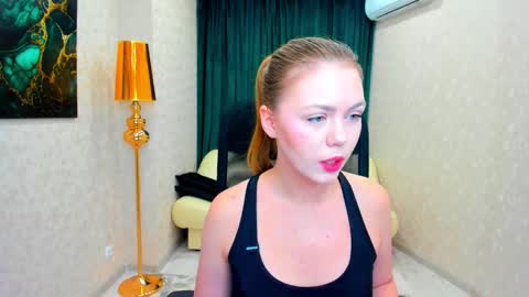 Snapshot of touch_the_heart chatting on 02.10.25 Touch The Heart online show from 02.10.25