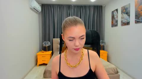 Snapshot of touch_the_heart chatting on 02.22.25 Touch The Heart online show from 02.22.25