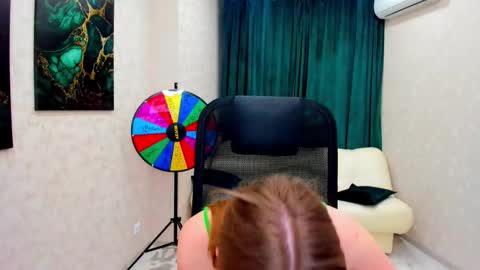 Snapshot of touch_the_heart chatting on 03.12.25 Touch The Heart online show from 03.12.25