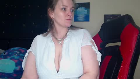 Lilly Miss Mistress Goddess Maam Queen Boss online show from 12.18.24