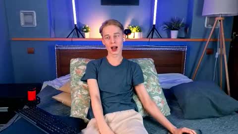 Max online show from 03.14.26