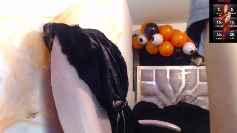 toxca69 online show from 10.19.25