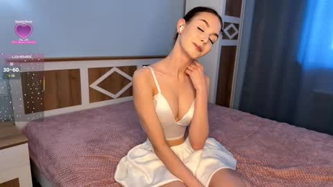 Snapshot of traciblow chatting on 09.23.25 Rebeca online show from 09.23.25