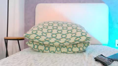 Snapshot of tracielowe_w chatting on 10.10.25 tracielowe_w online show from 10.10.25