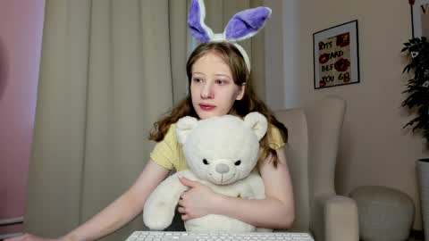 tracy_aww online show from 05.01.26