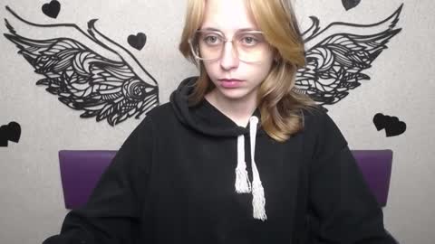 Snapshot of tracyleebb chatting on 11.16.25 TracyLeeBB online show from 11.16.25