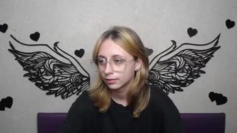 Snapshot of tracyleebb chatting on 11.22.25 TracyLeeBB online show from 11.22.25