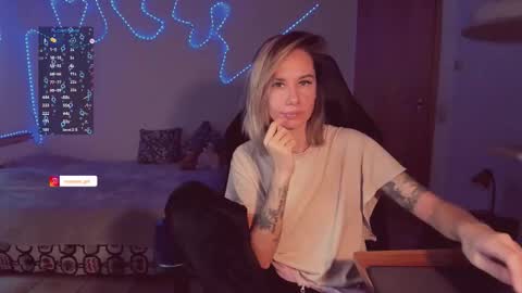 Snapshot of trafka_murafka chatting on 11.24.25 Hey my name is Kiri Kiri online show from 11.24.25