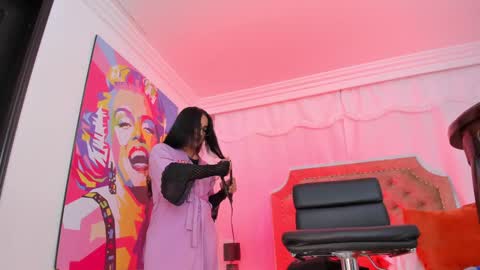 Juliana Giiraldo  online show from 09.20.25